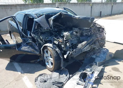 2014 Toyota Camry Se z USA, uszkodzony, nr VIN 4T1BF1FK9EU856060